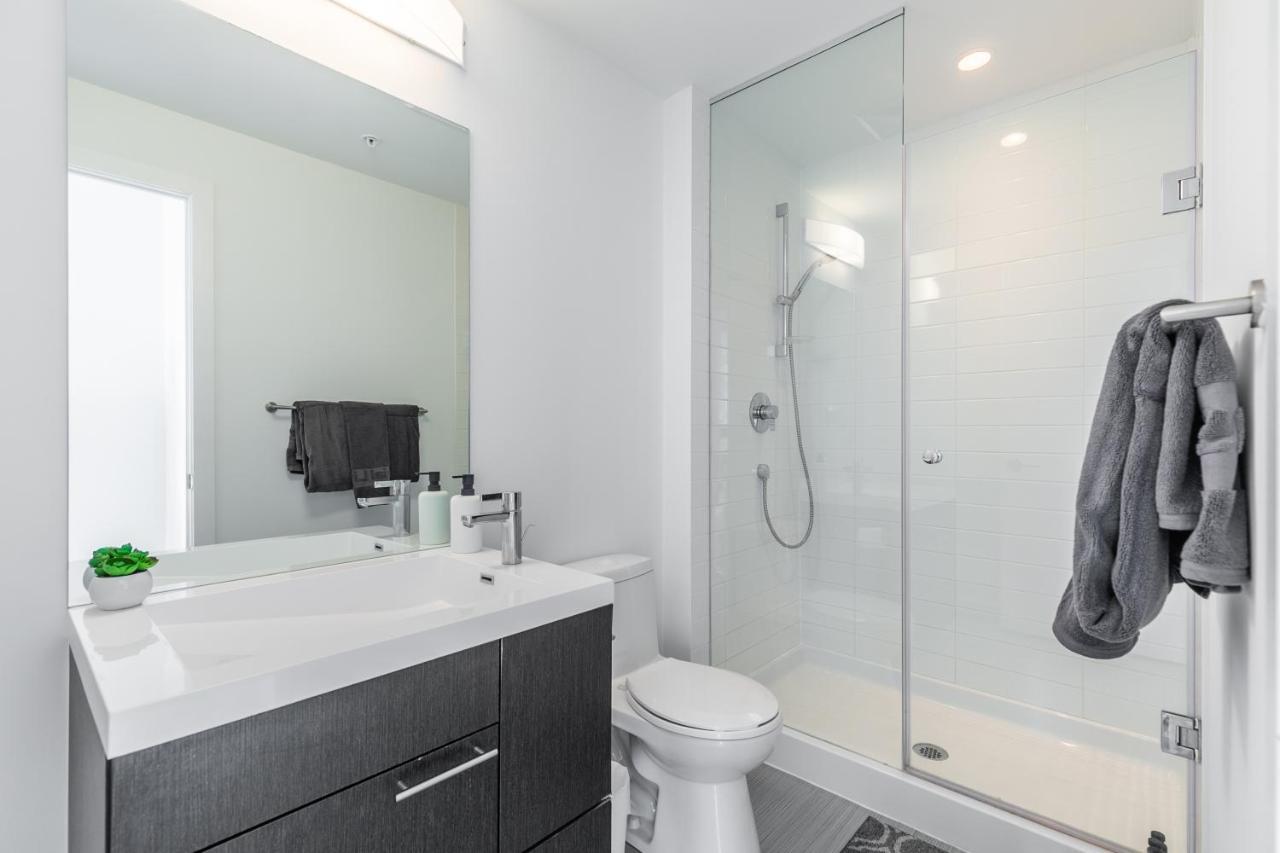 Luxury 2 Bedroom In The Heart Of Entertainment District W/ Cn Tower View Toronto Eksteriør bilde