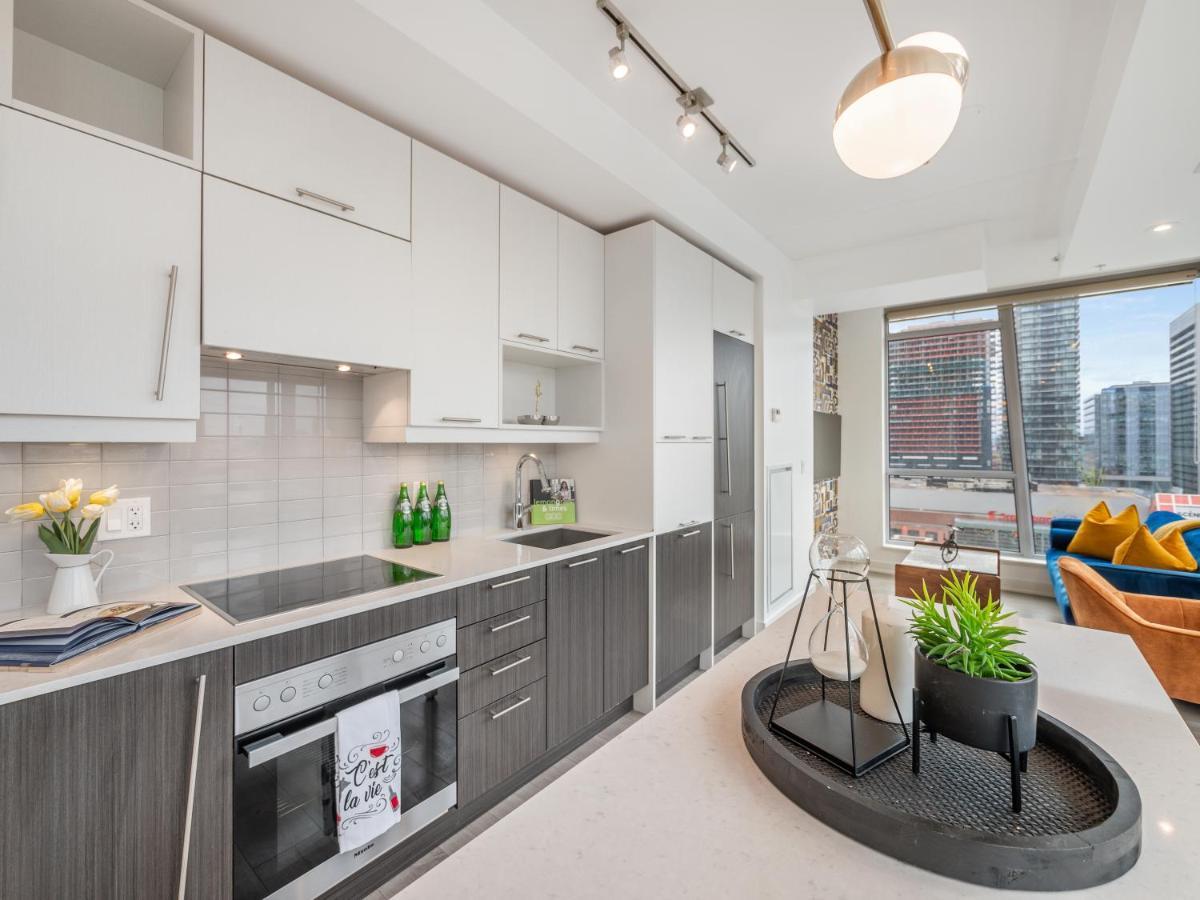 Luxury 2 Bedroom In The Heart Of Entertainment District W/ Cn Tower View Toronto Eksteriør bilde