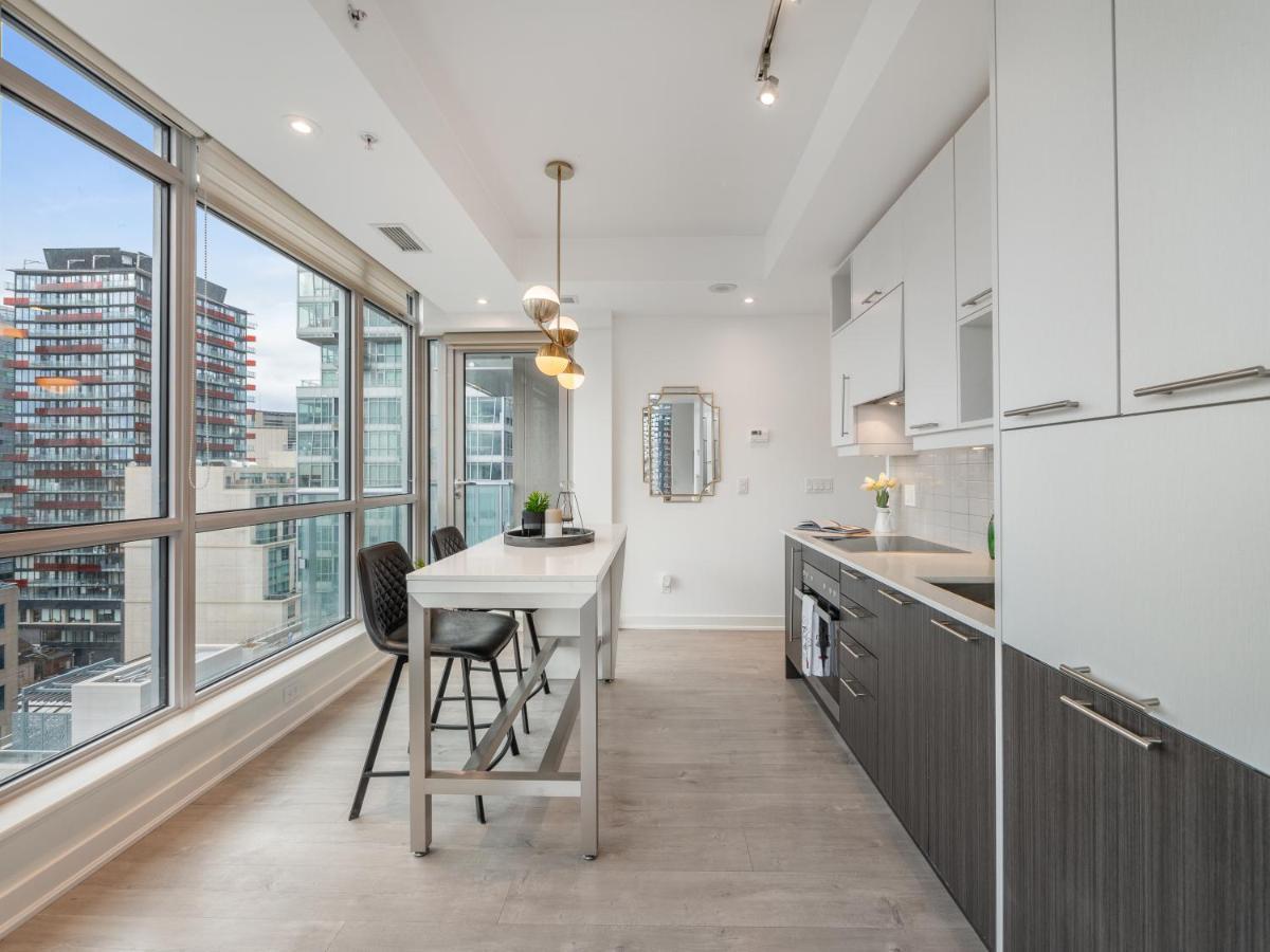 Luxury 2 Bedroom In The Heart Of Entertainment District W/ Cn Tower View Toronto Eksteriør bilde